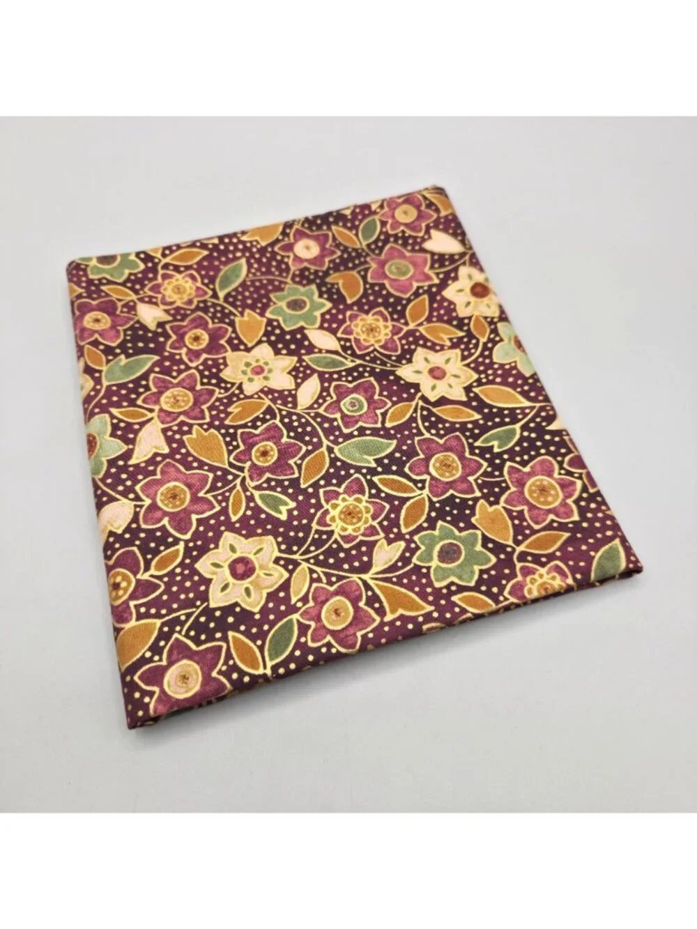 Mirage Floral Pattern Cotton Fabric RJR Fabrics 2009 Quilting Weight OOP 1 Yard